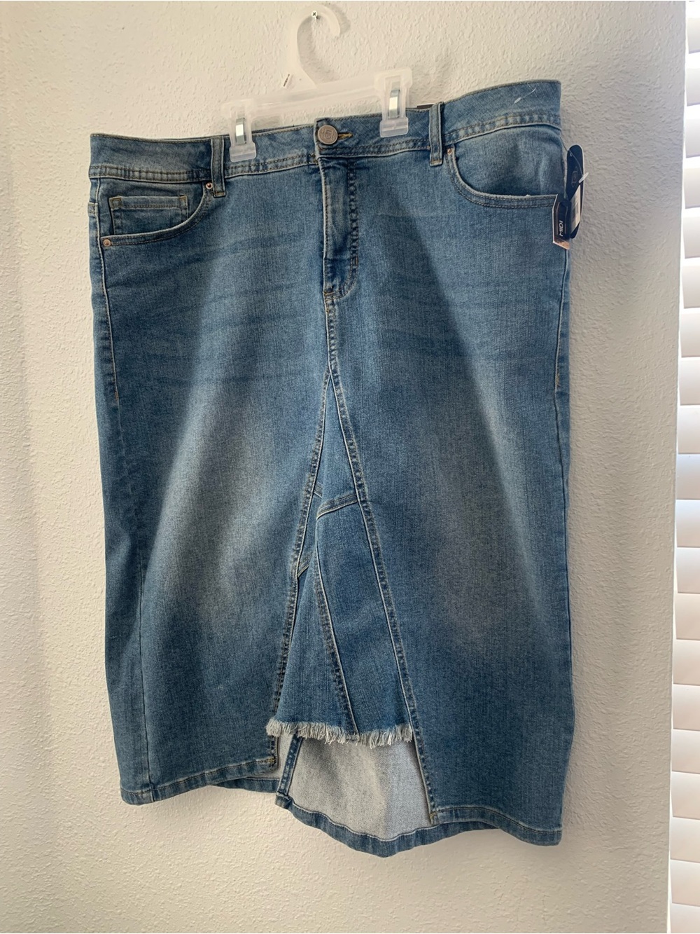 One 5 One Denim Midi Skirt XL Blue Stretch Asymmetric Frayed Hem NWT. - Picture 4 of 9